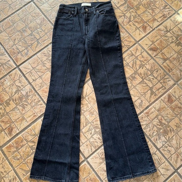Abercrombie & Fitch Denim - Abercrombie and Fitch Women's High Rise Flare Jeans Size 2 Black Dark Wash rare‎
